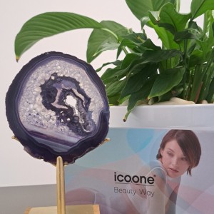 2024-11-19nagroda-dla-Icoone-laser_3